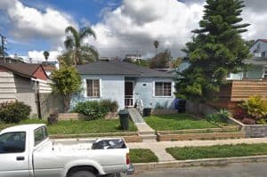Un kept house with lawn code violation San Diego
